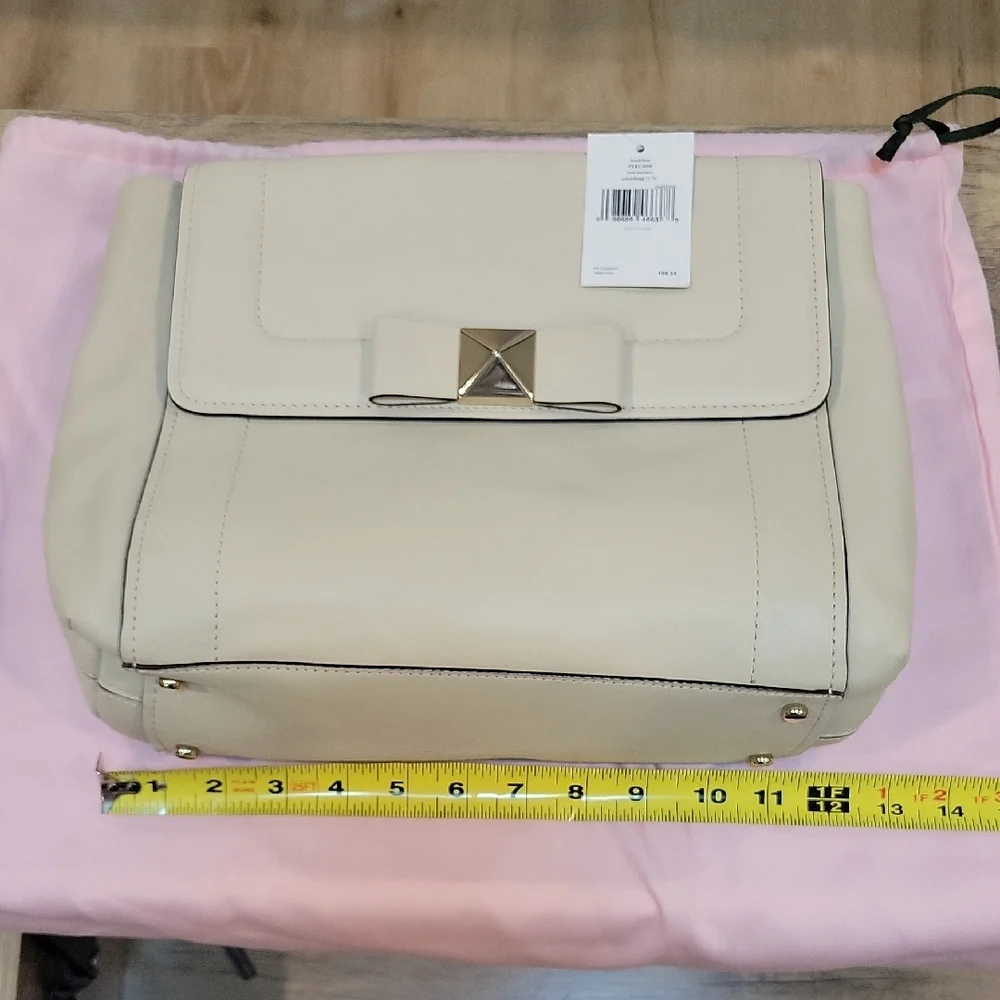 Kate Spade Ivory Bradshaw Bow Bag with Gold Accents Excellent Condition